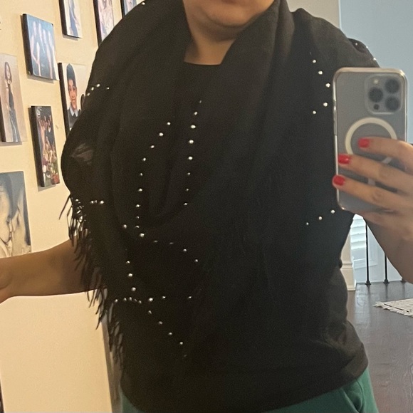 Cucci shawl - Picture 9 of 11